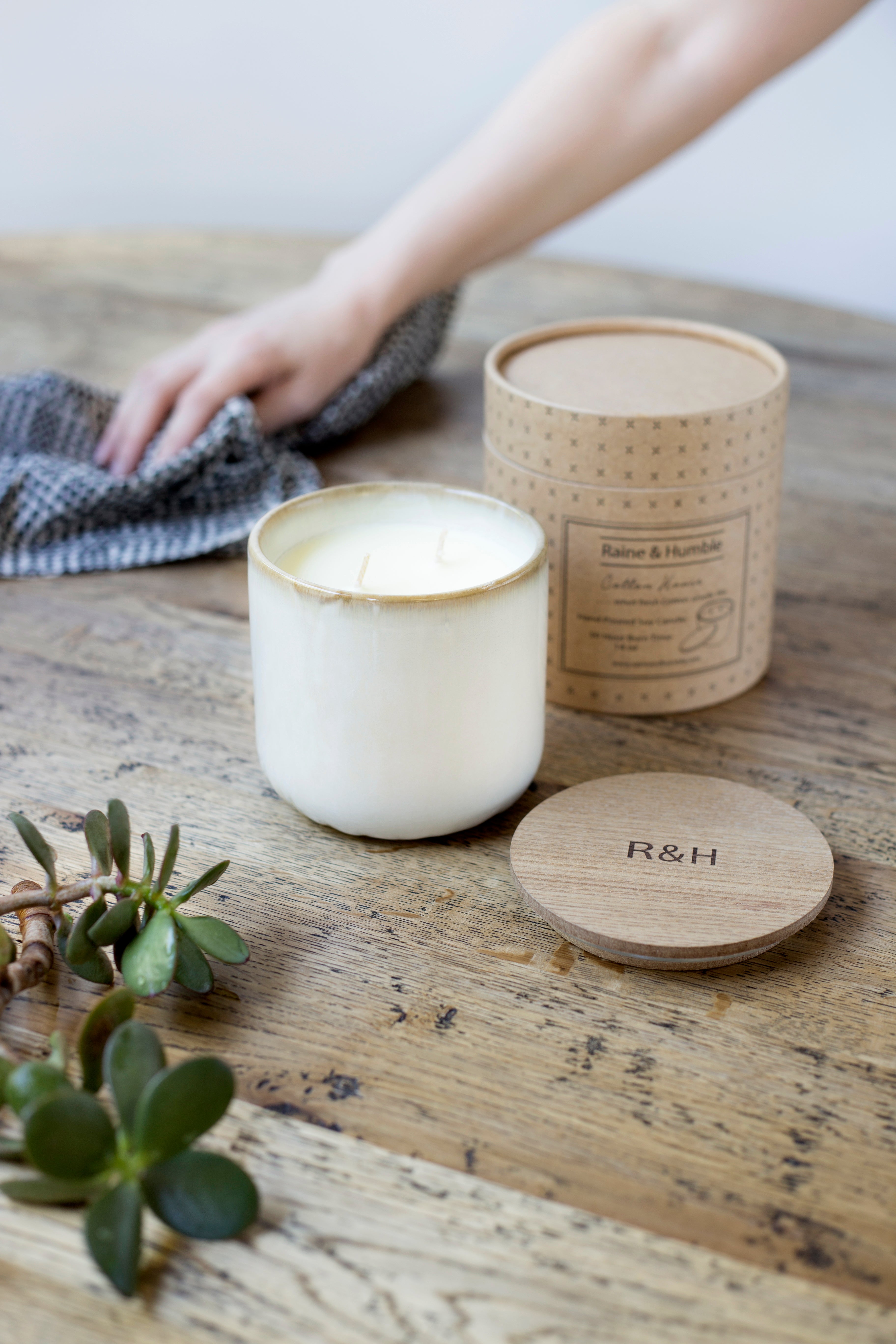 Scented Soy Candle/Canister Jasmine & Magnolia